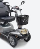 alquilar-scooter-electrico-maxi-mobility-rent-equipo-con-luces-delantera