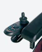 alquilar-silla-ruedas-electrica-mobility-rent-mando-conductor