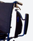 alquilar-silla-ruedas-manual-acompanante-mobility-rent-apoyabrazos